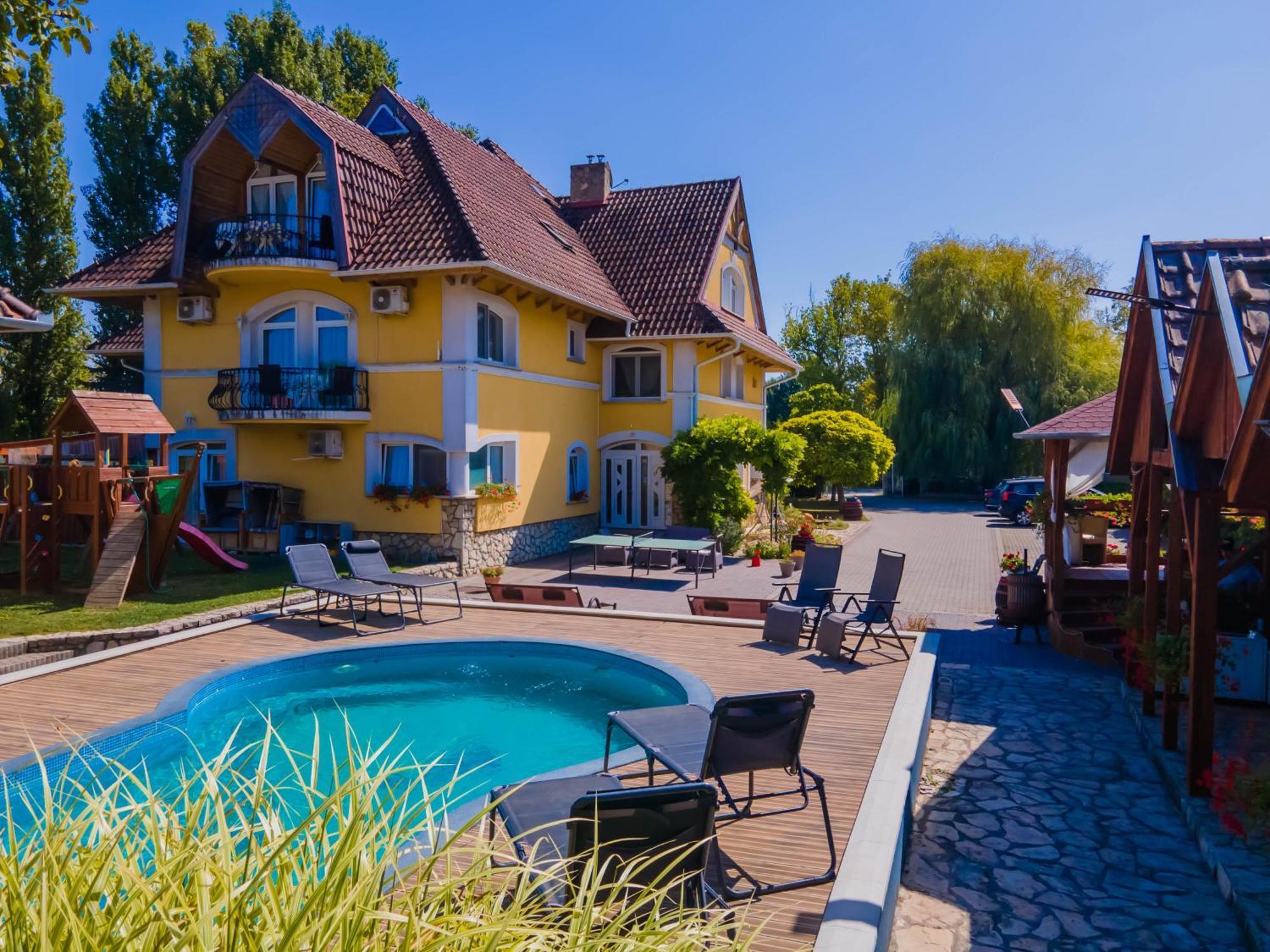 Jade Panzio Bed & Breakfast Balatonföldvár Exterior foto